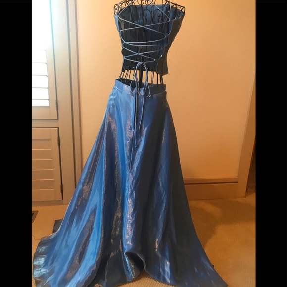 Roberta crop top and skirt - Picture 2 of 6